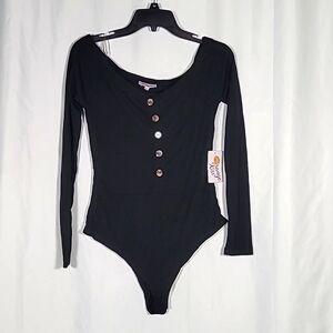 Range kiss  bodysuit
